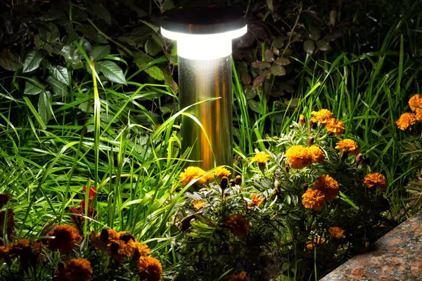 Outdoor garden lighting installation